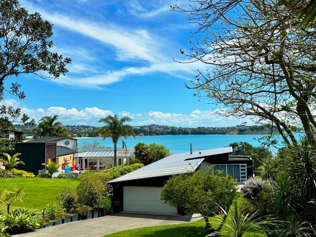 Tindalls Hideaway - 200 Steps To Holiday home Auckland