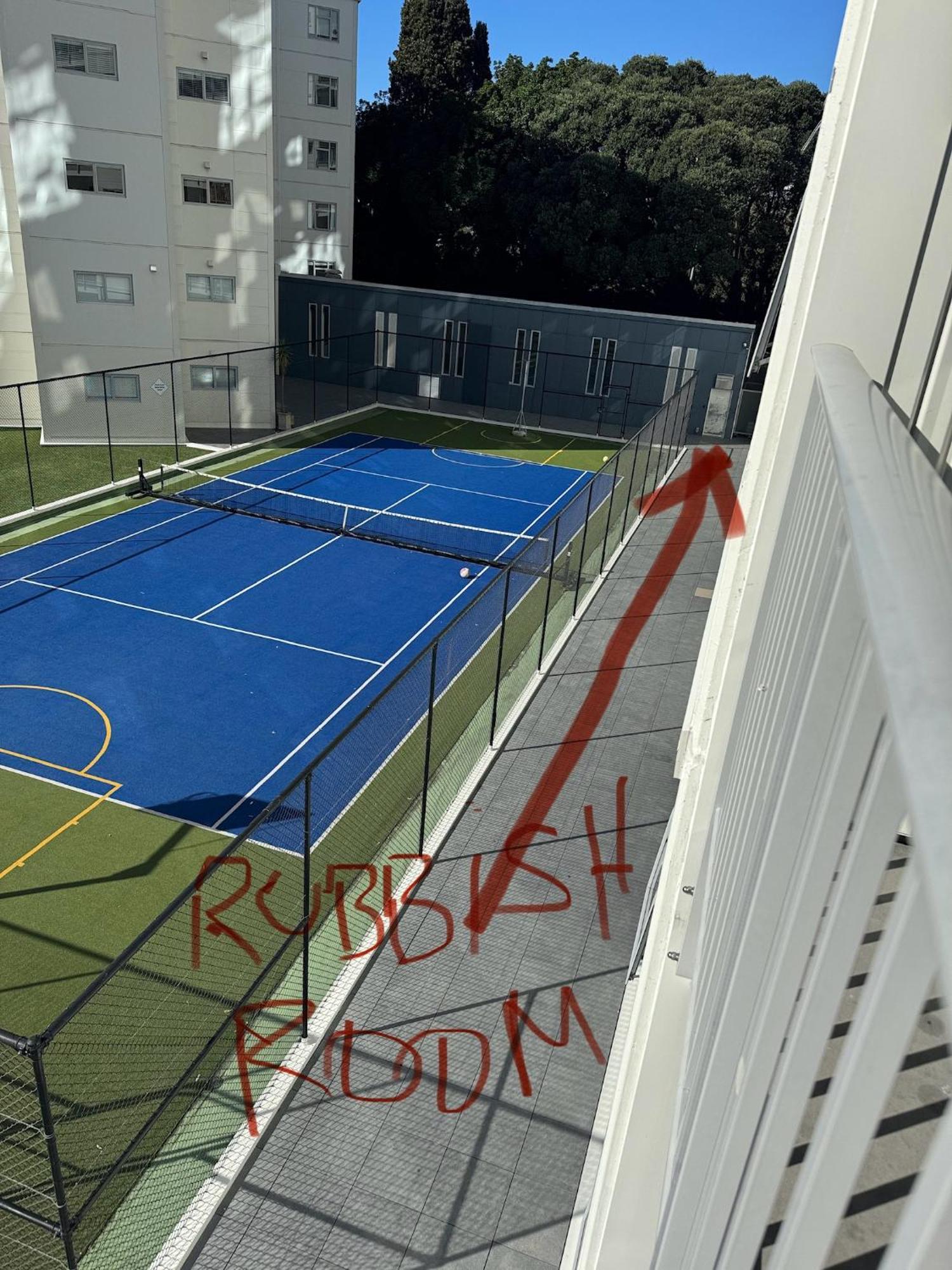 Immaculate 3 Bd 2 Bth -free Carpark & Pool *