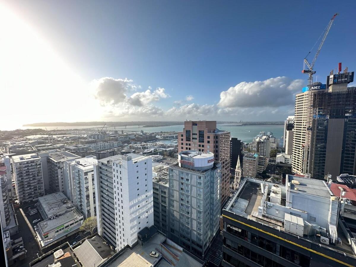 Apartment In In Front Of Sky Tower *