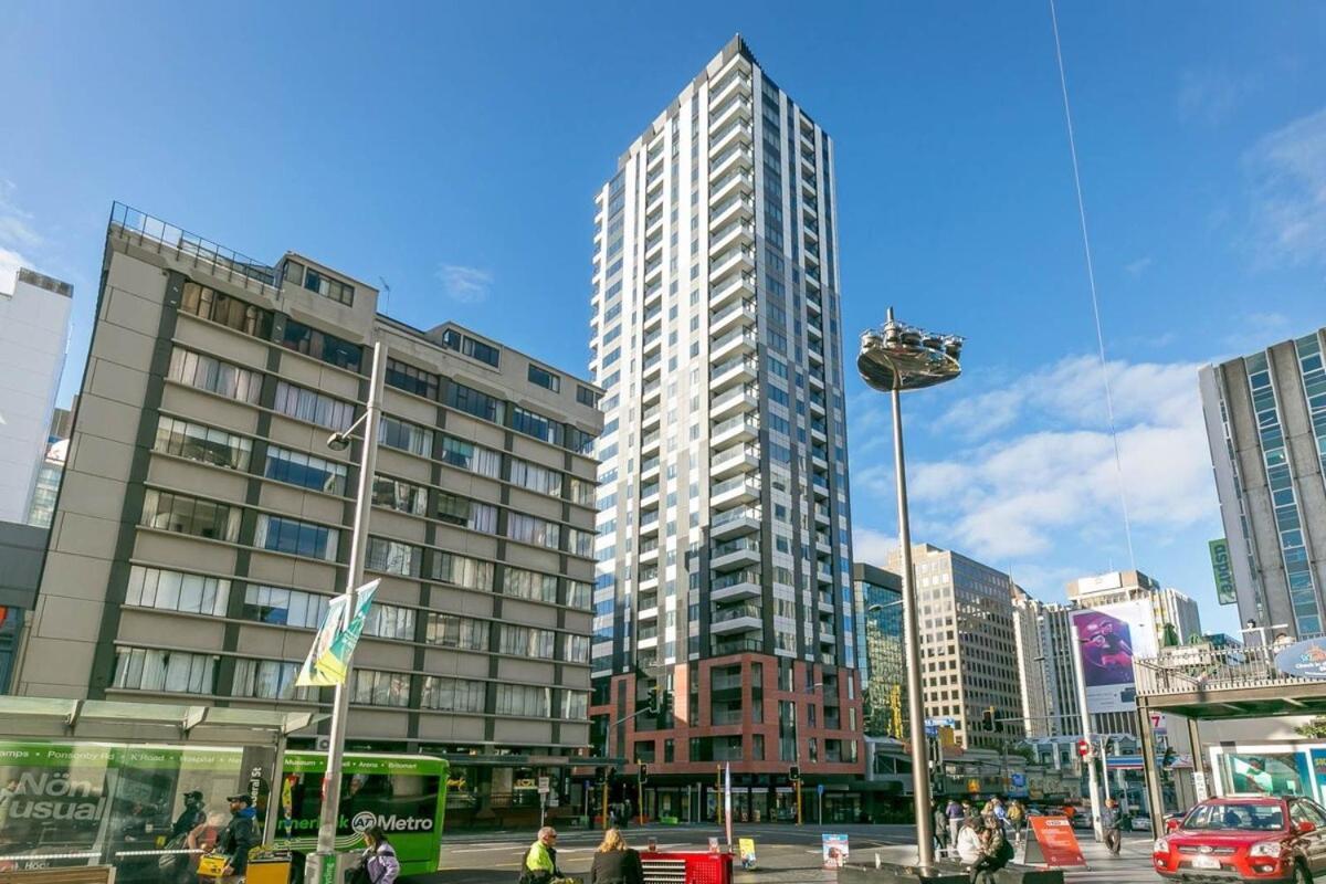 Apartment In In Front Of Sky Tower *