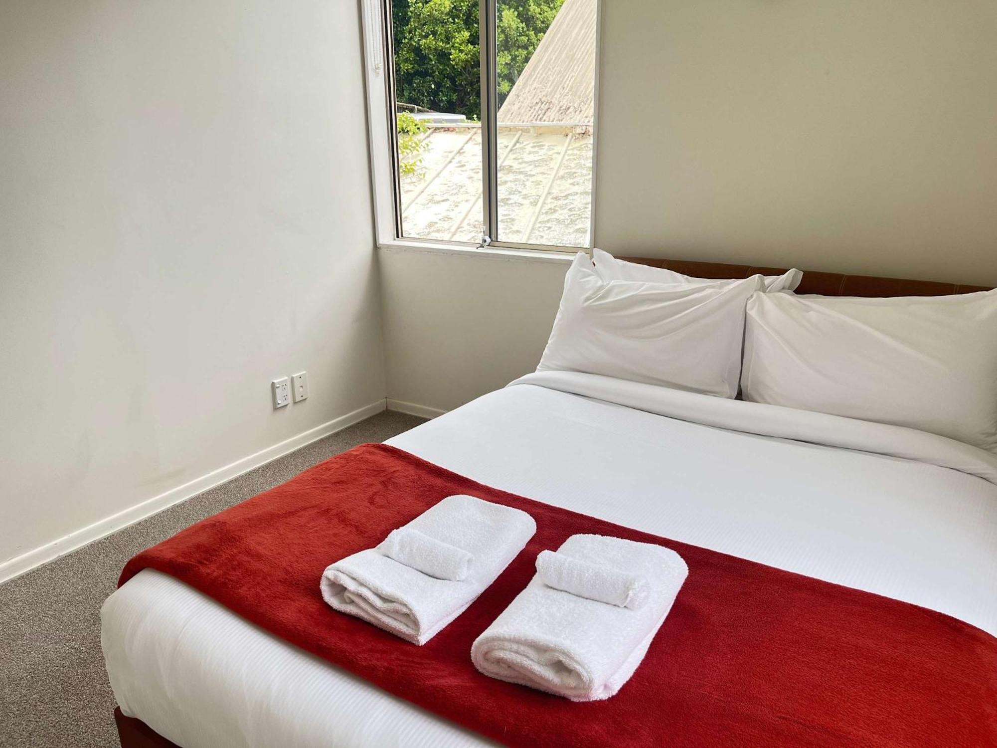 Large Family - 4 Bdrms - Great Location * Auckland