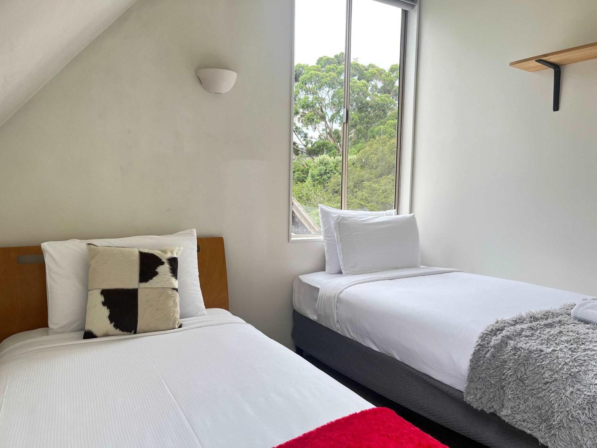 Large Family - 4 Bdrms - Great Location Holiday home Auckland