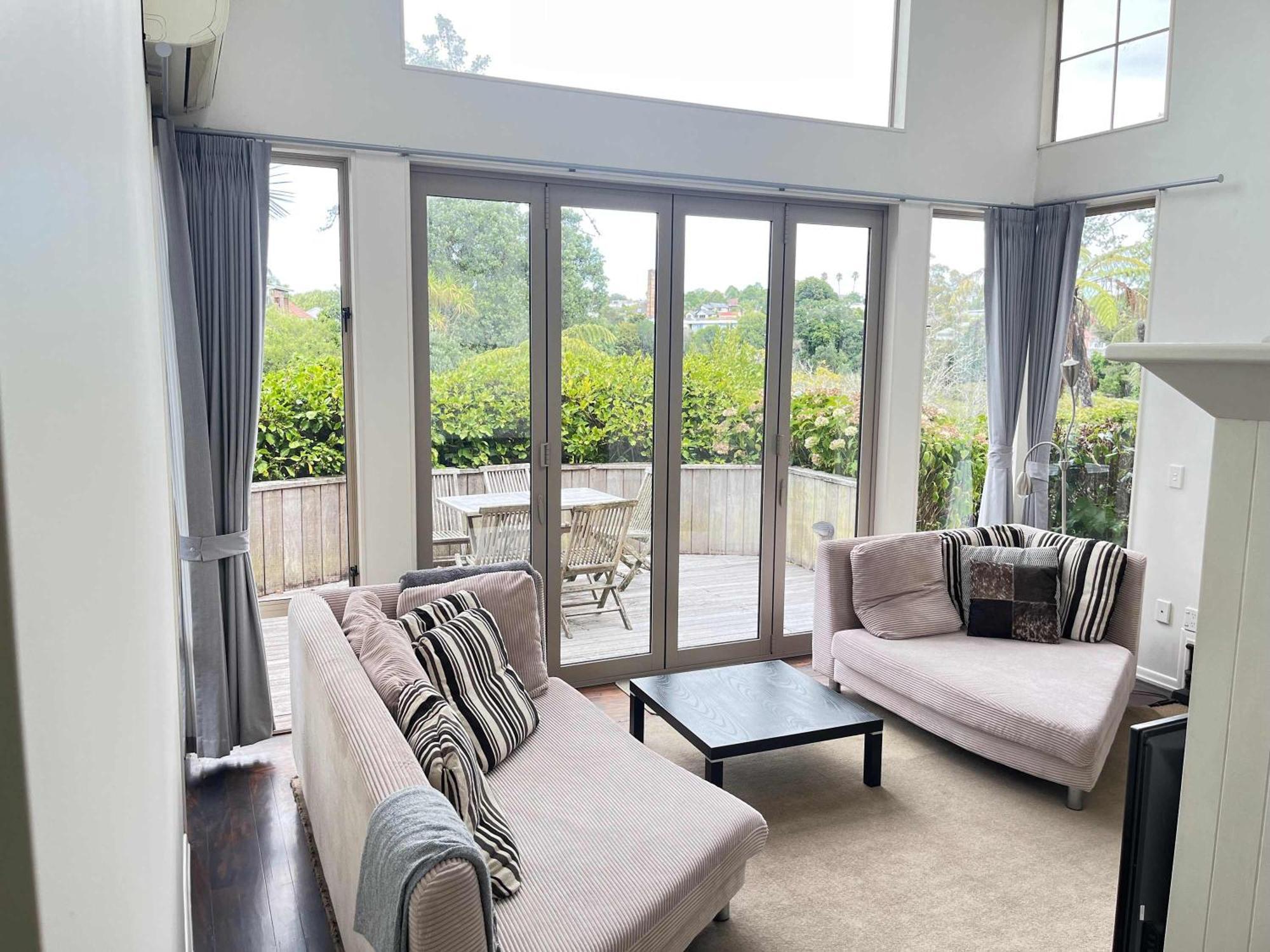 Large Family - 4 Bdrms - Great Location Holiday home Auckland