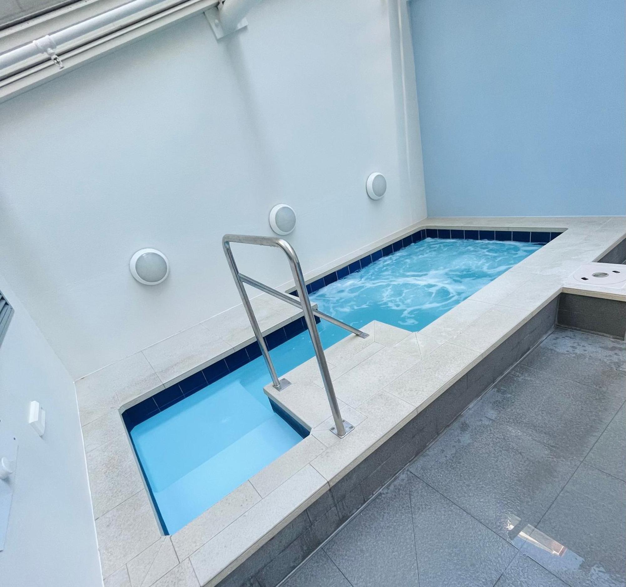 New York Style Luxury With Rooftop Pool Apartment