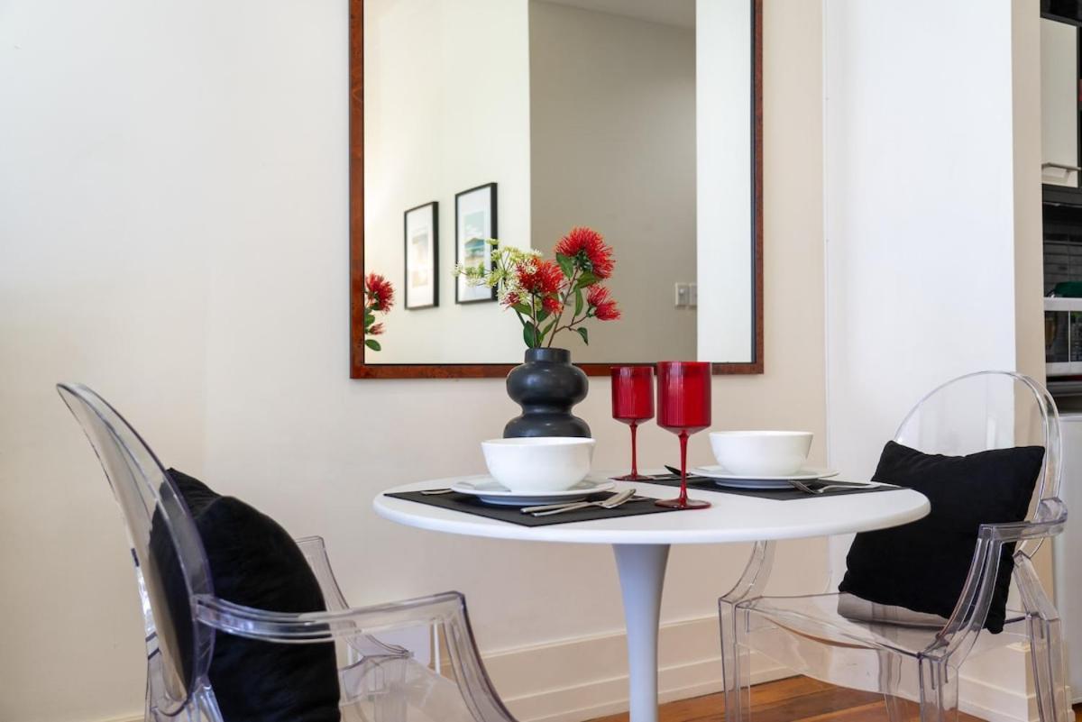 Kiwiana - Newly Refurbished - Rooftop Pool Apartment