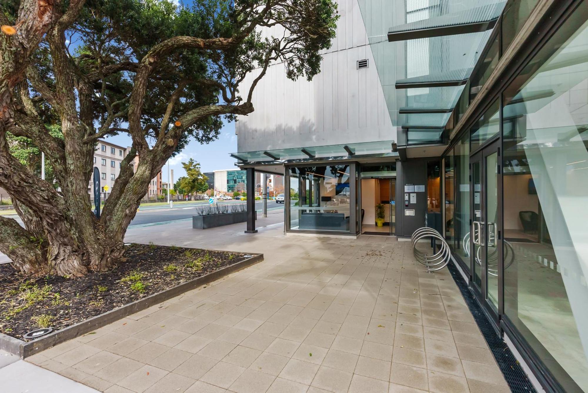 Quest Takapuna Hotel