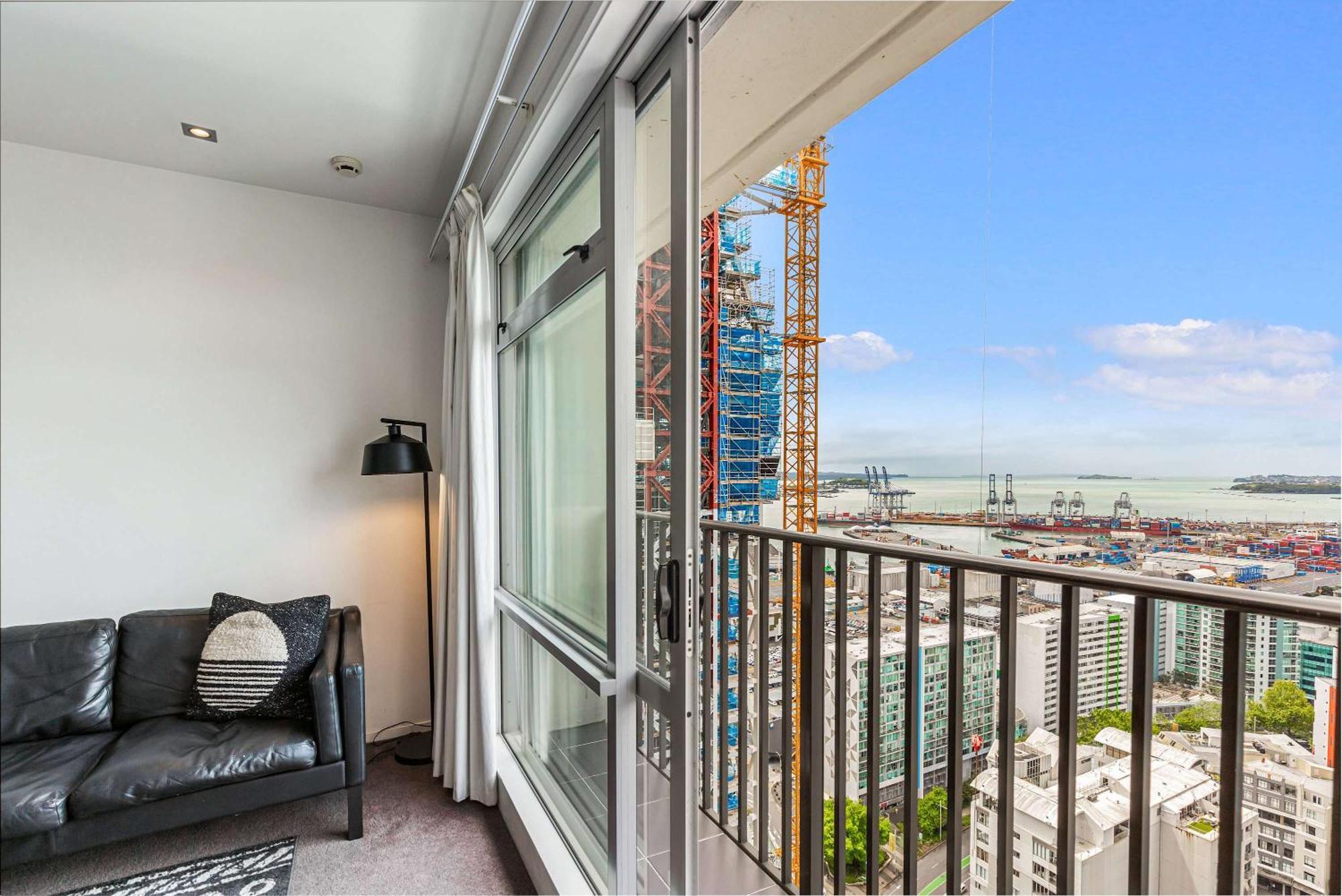 Luxury 2Br Apt In Cbd Pool, Gym, Prime Spot Apartment *