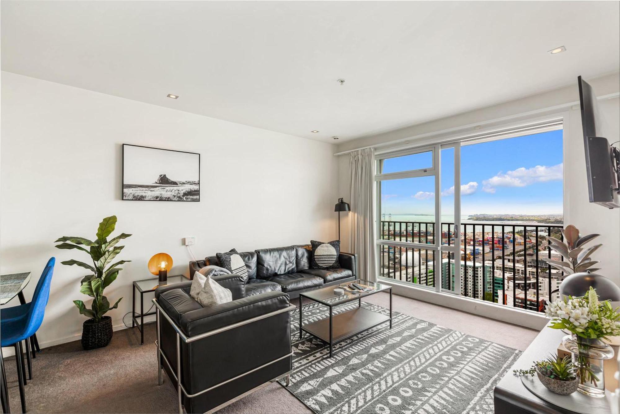 Luxury 2Br Apt In Cbd Pool, Gym, Prime Spot *