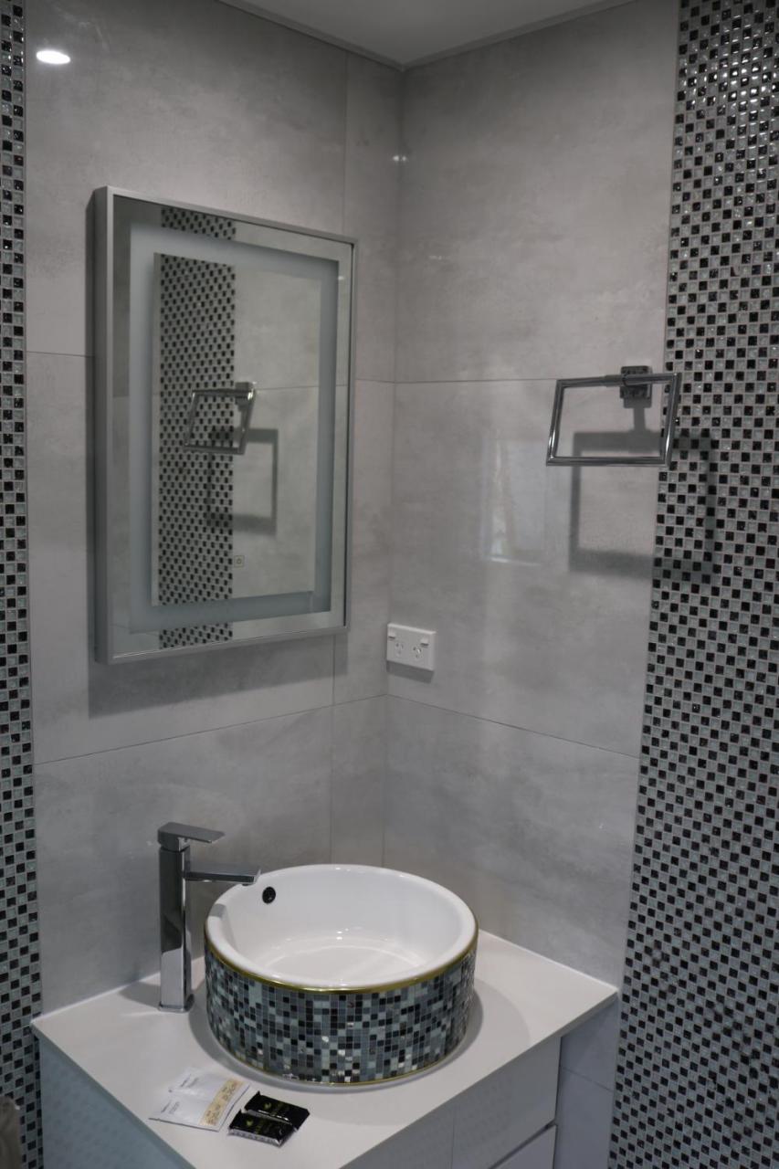 Krishna - Newly Built In Papakura