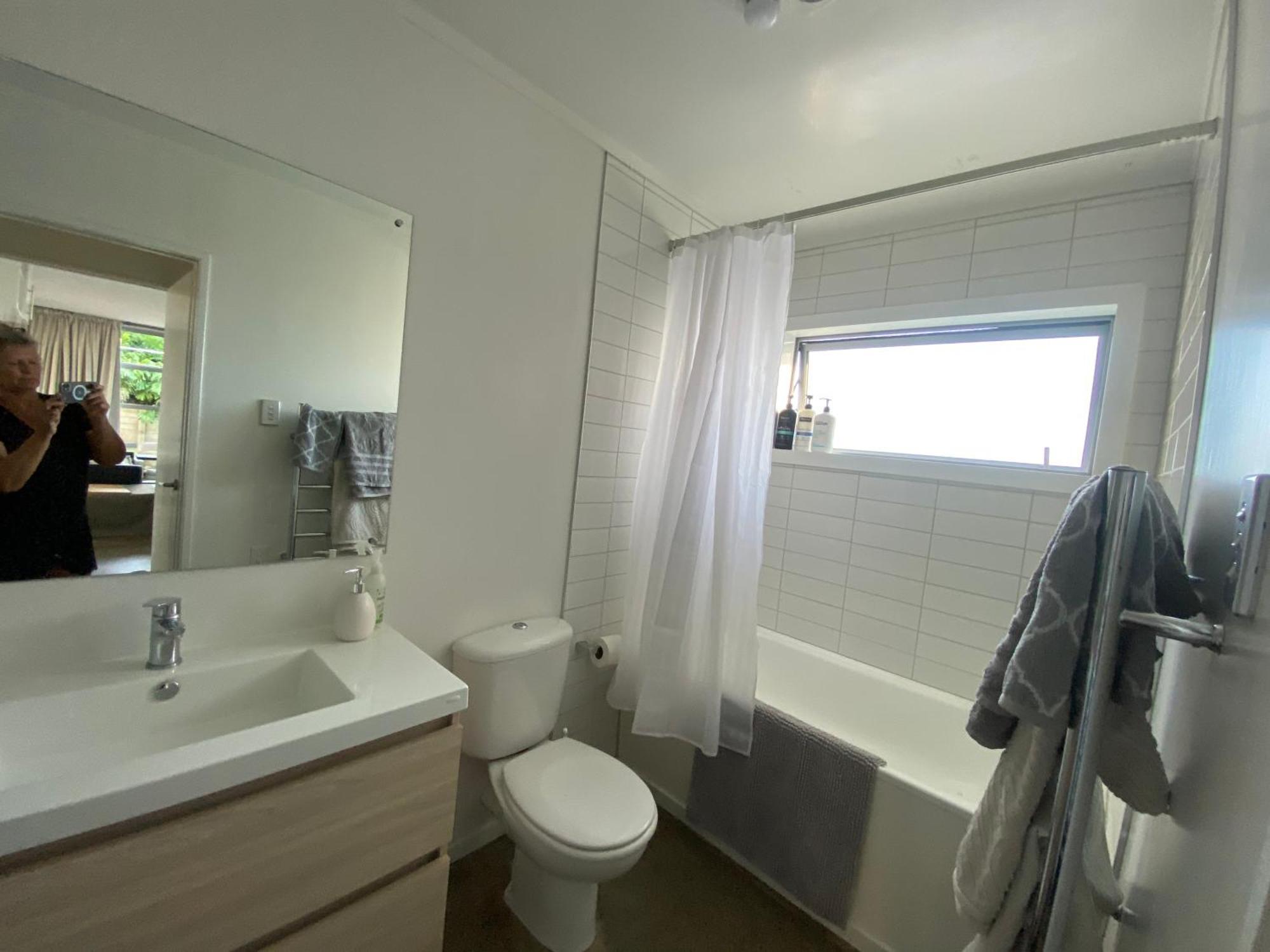 Holiday home Genuine Value Sunny Quality Townhouse In Trendy City Fringe Location Near The Zoo Auckland