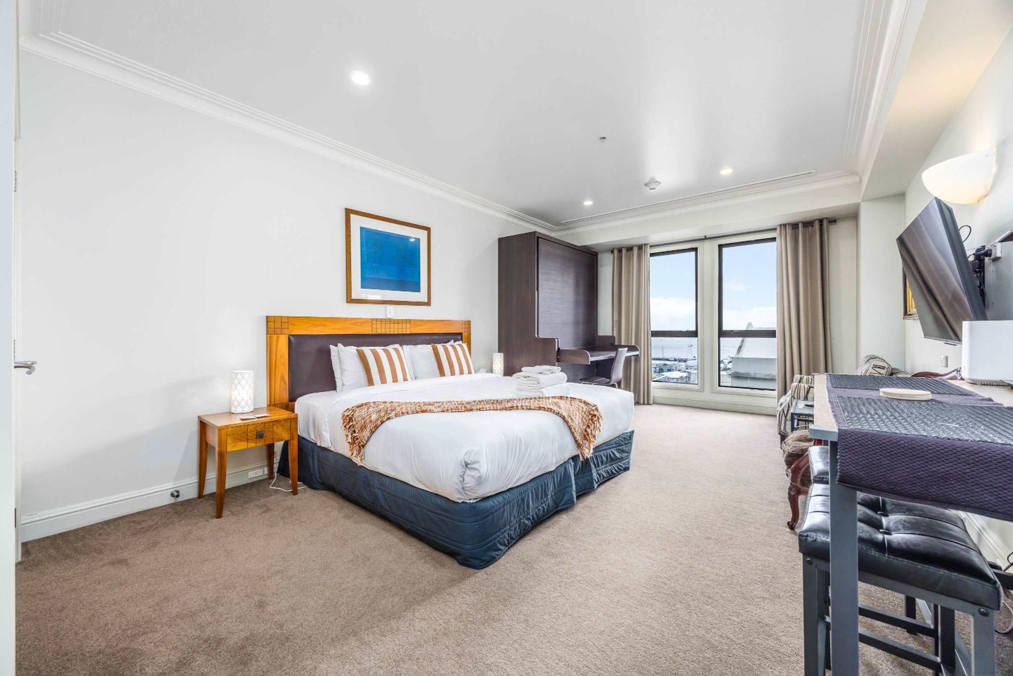 Apartment View W Rooftop Pool, Gyms In Cbd Auckland