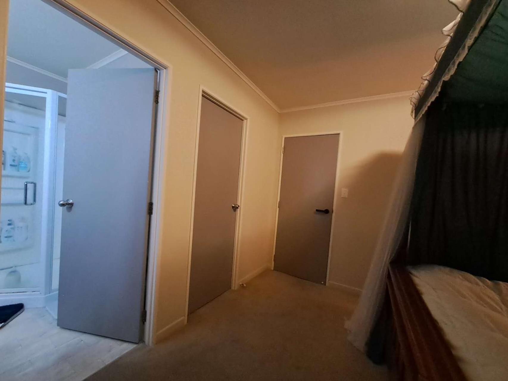 In Remuera With Free Street Carpark, Handy Close To Cuisine Restaurant And Public Transportation Homestay *