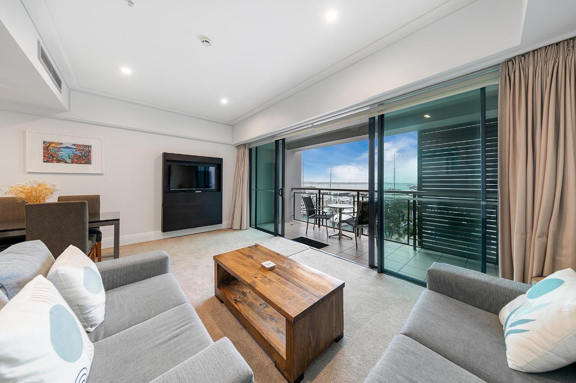 Stunning Harbour Views Auckland