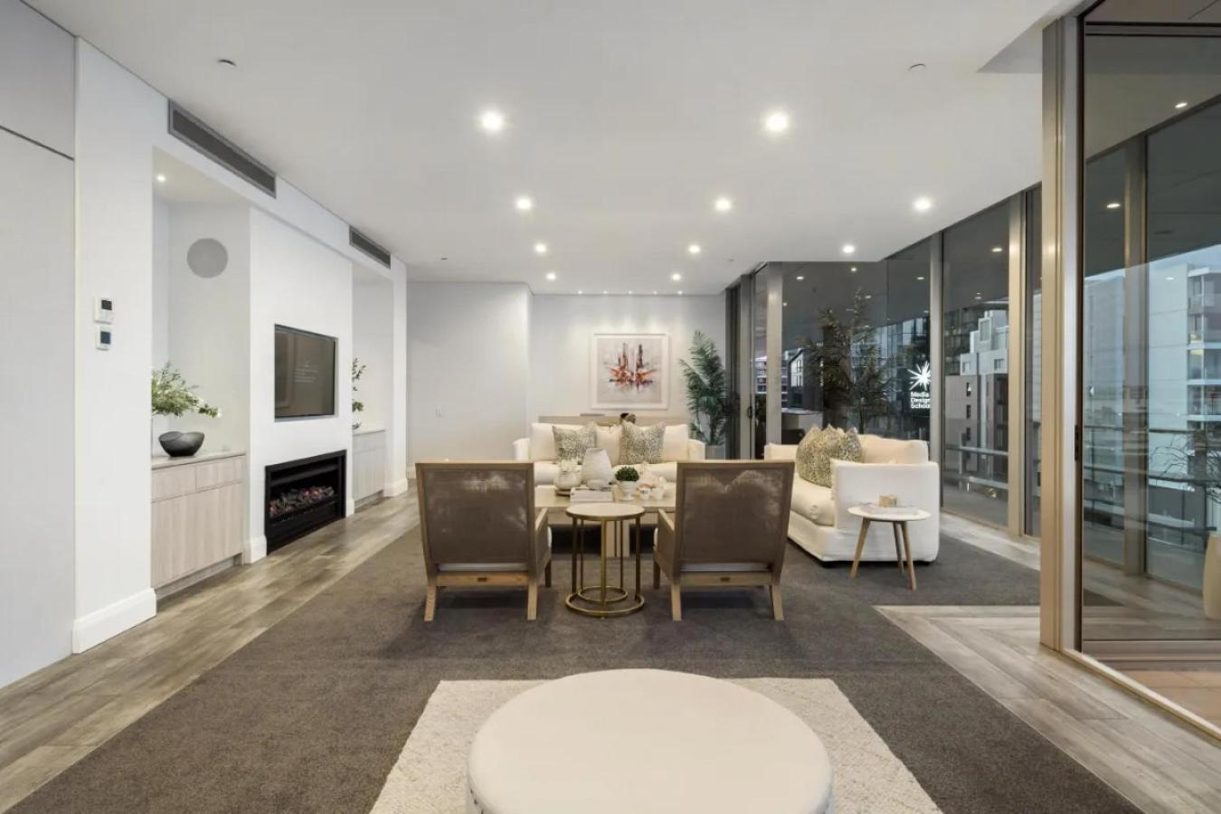 Apartment Exclusive Waterfront Penthouse