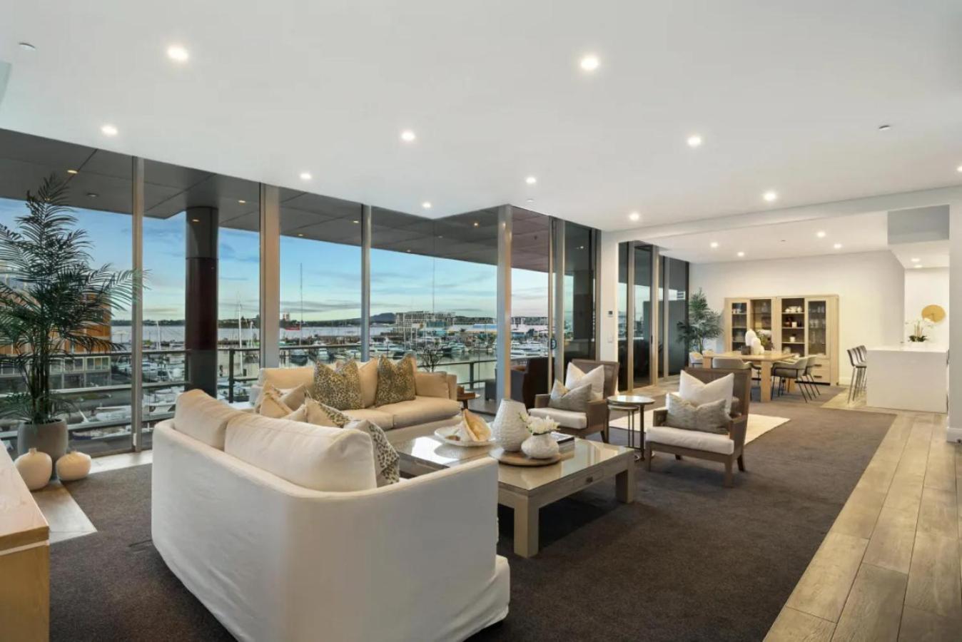 Exclusive Waterfront Penthouse Apartment Auckland