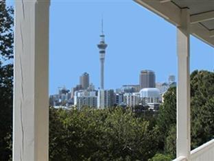 Verandahs Parkside Hostel