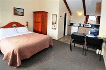 Howick Motor 3* Auckland