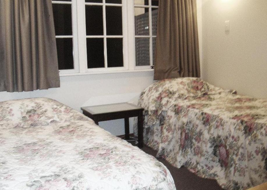 Browns Bay Olive Tree & Motel