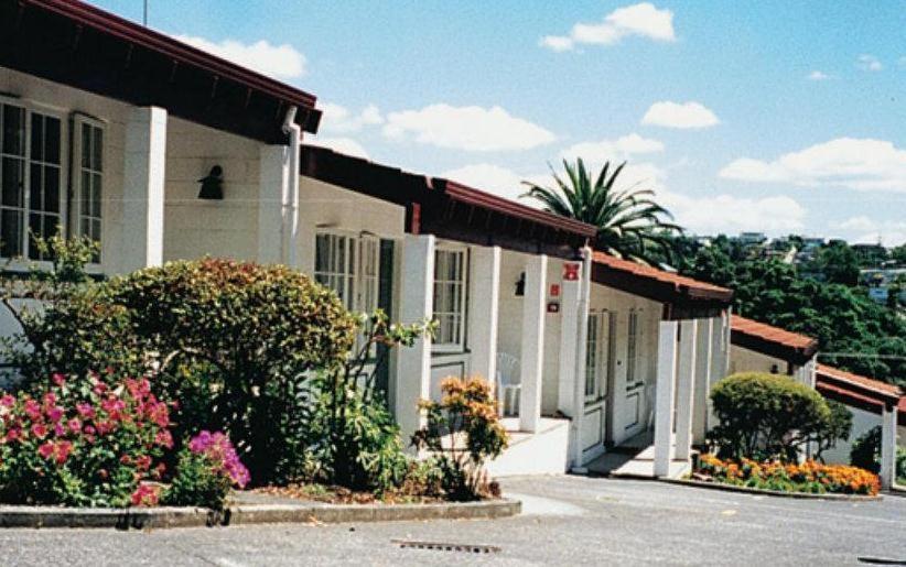 Browns Bay Olive Tree & Motel