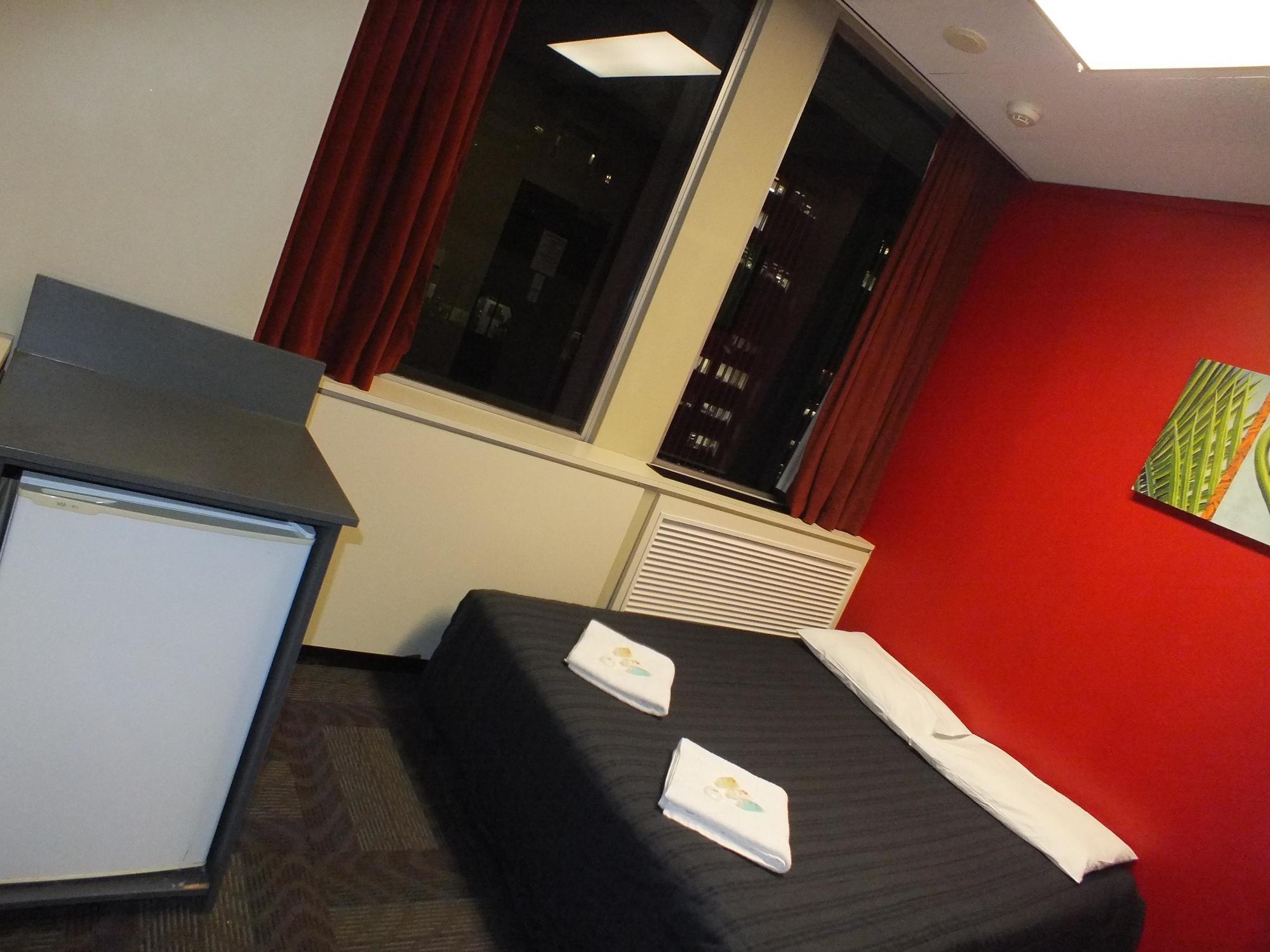 Hostel Base *