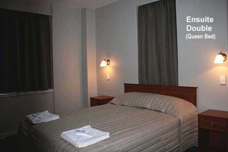 Hotel Kiwi International 2*