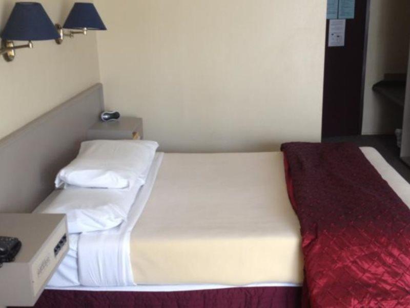Hotel Airport Gateway 4*