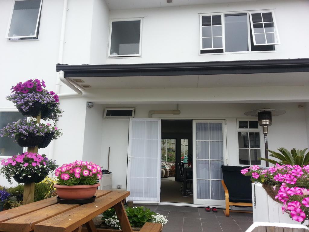 Lush & Co Bed & Breakfast Bed & Breakfast 4*