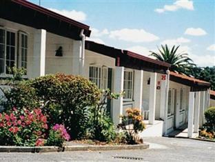 Motel Browns Bay Olive Tree & Okura Bush