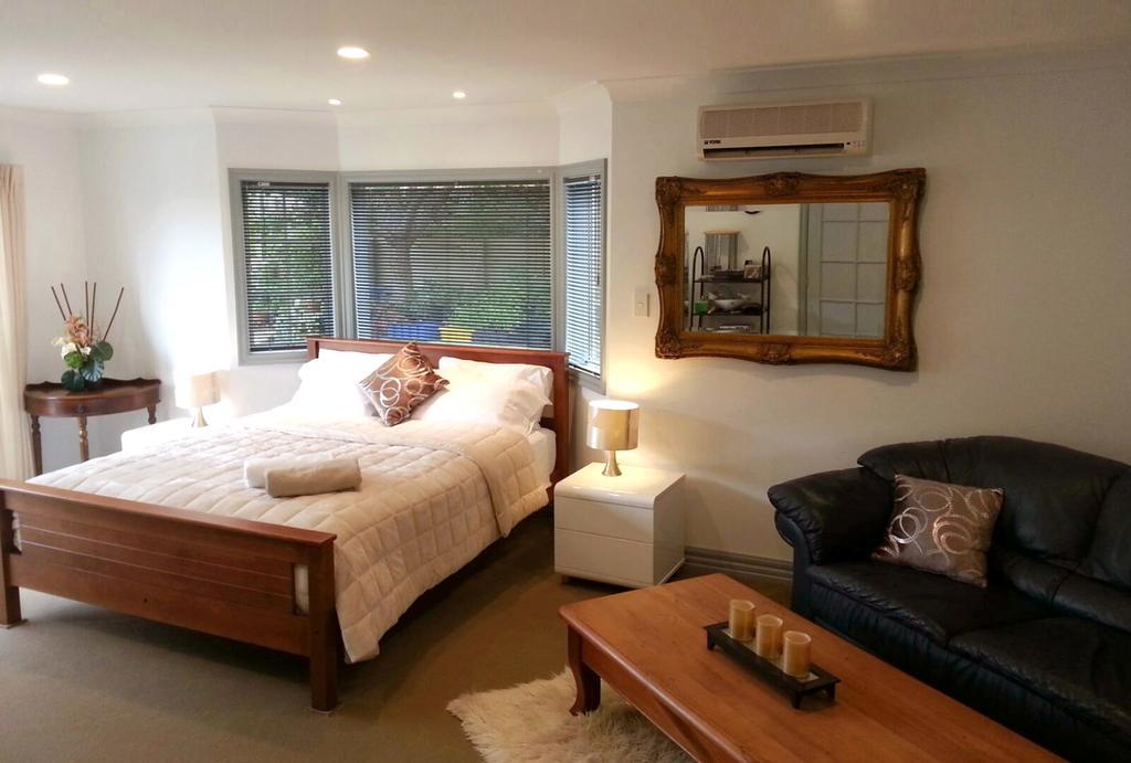 Lush & Co Bed & Breakfast Bed & Breakfast 4*