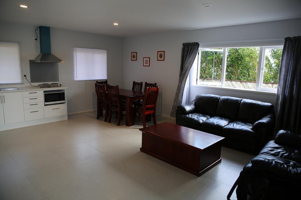 Aia Holiday Home *