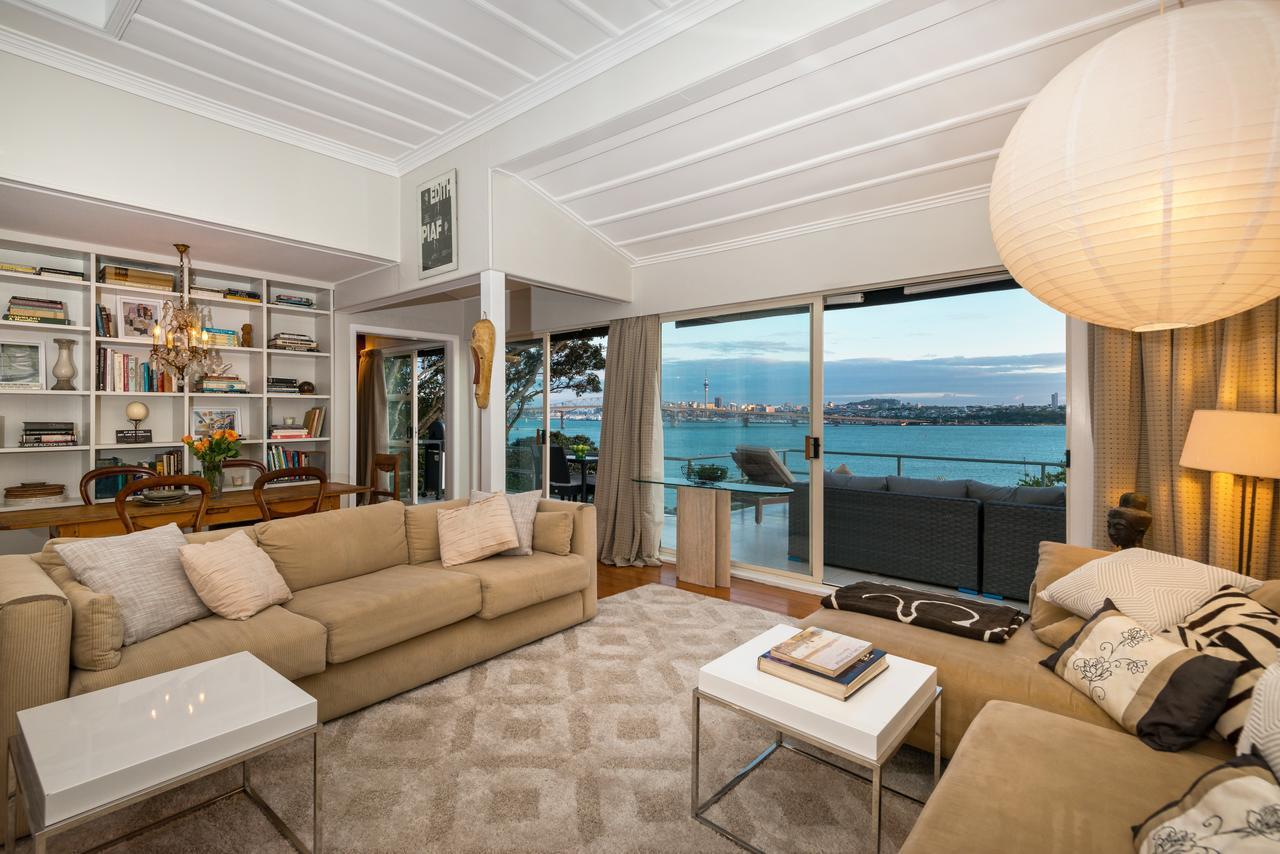 Arohanui Waterfront Villa