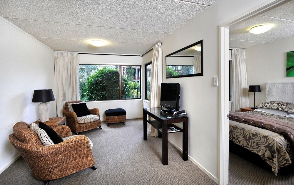 Emerald Motel 4*