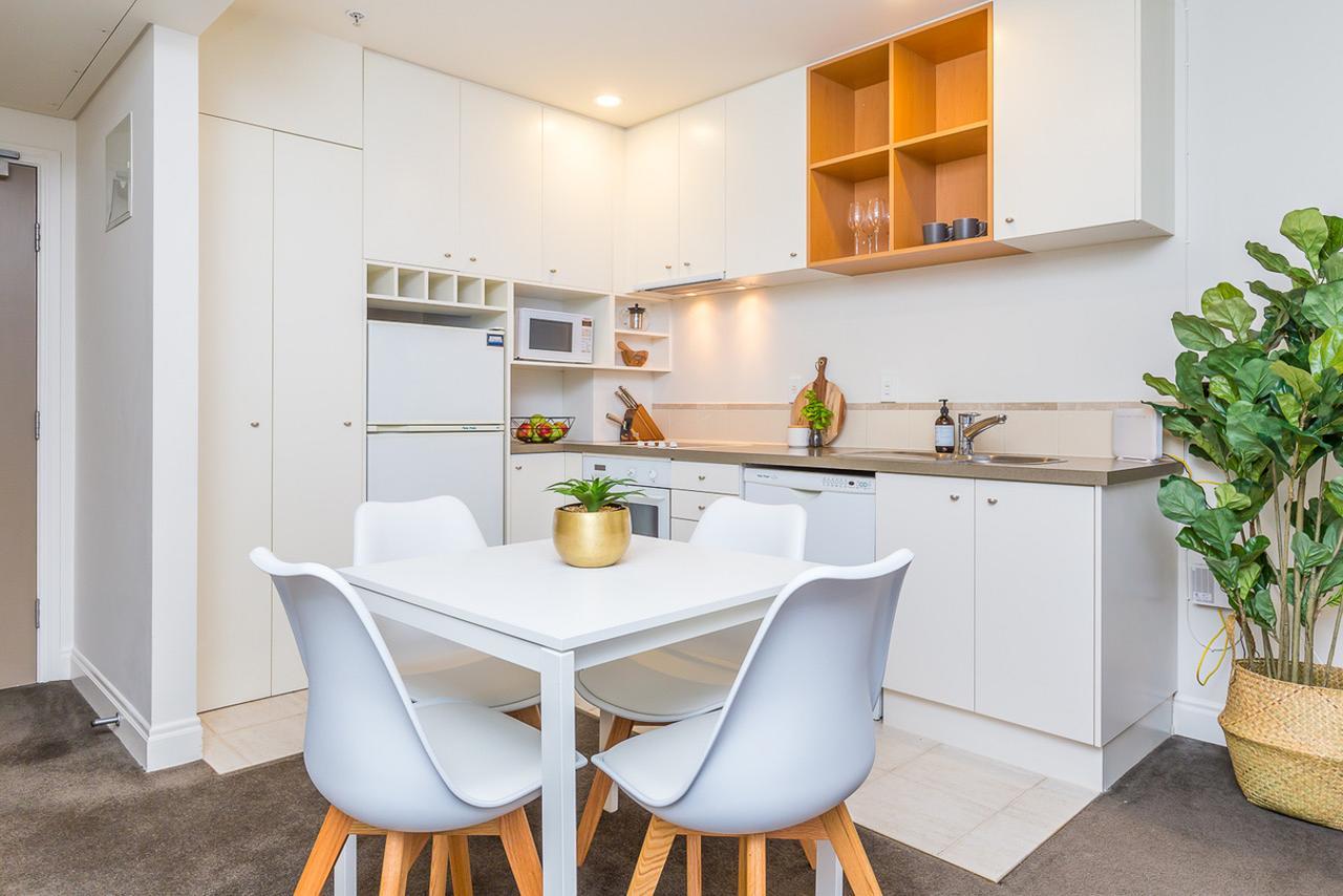 Lovely Apartment! Views, Pool And Gym Apartment *