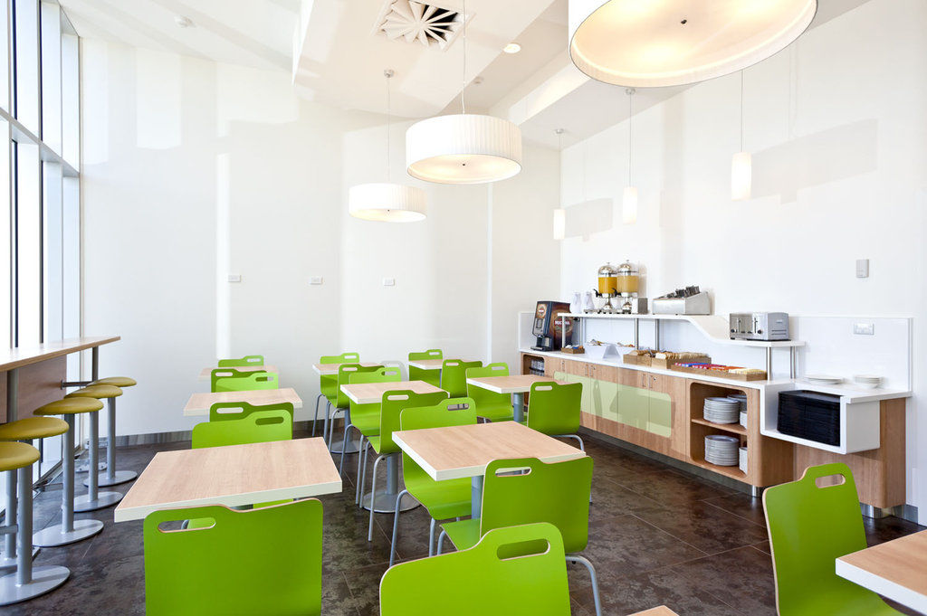 Ibis Budget Airport Hotel 3*