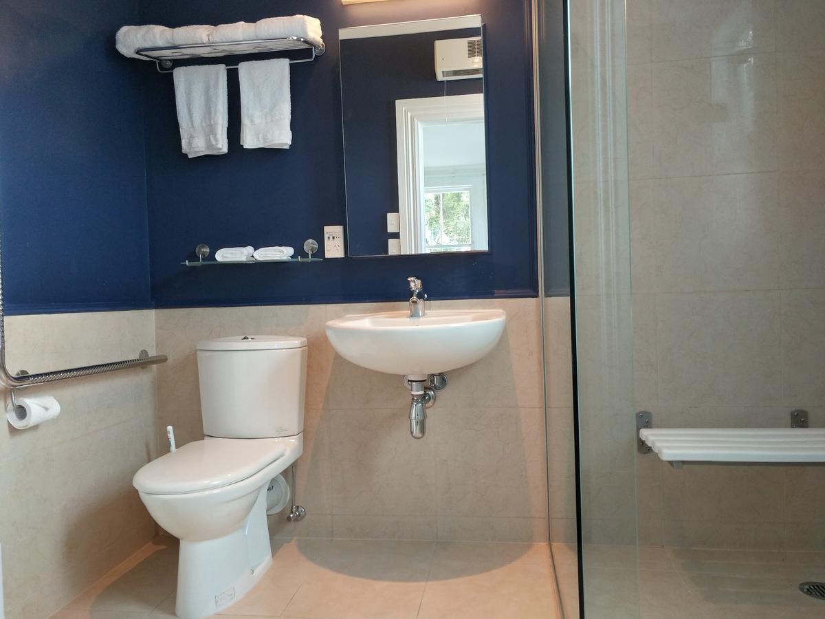 Western Springs To Central Heritage Guest house