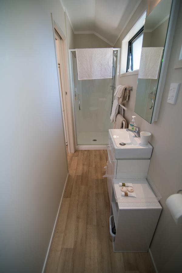 Terry And Cindy's 4* Auckland