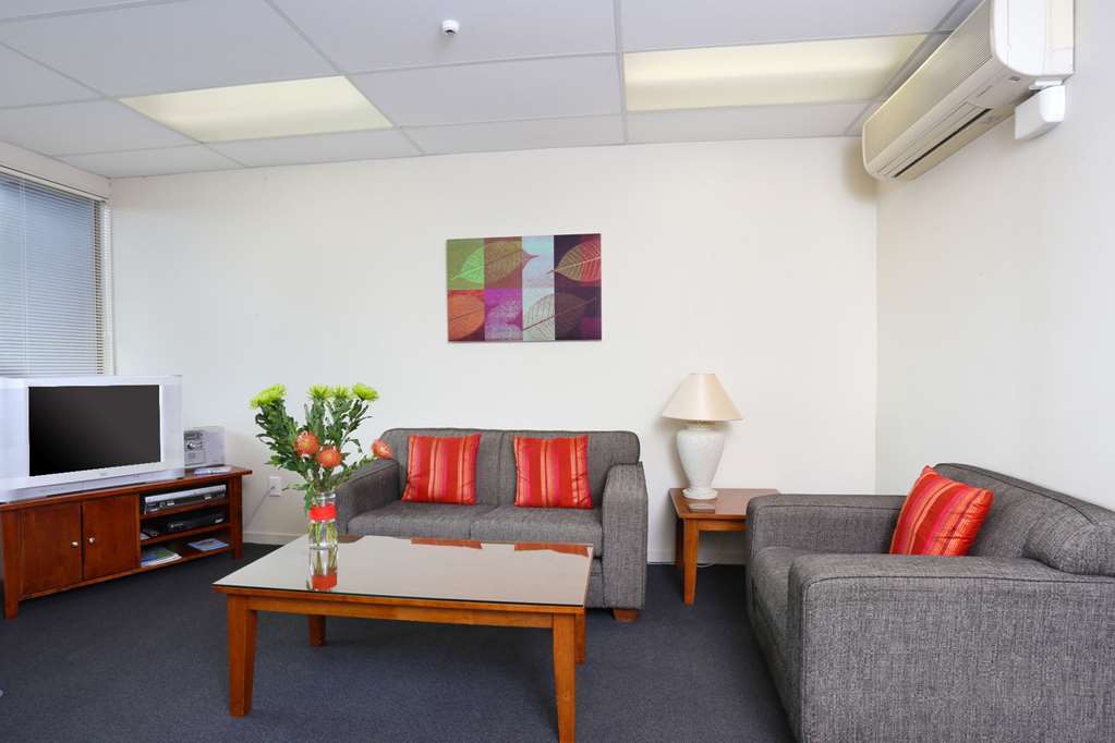 Kudos Business & Airport Aparthotel 4*