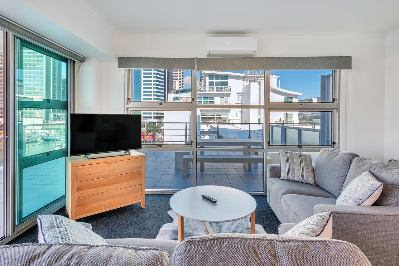 Stunning Harbour & City View Studio L Aircon & Wifi Apartment
