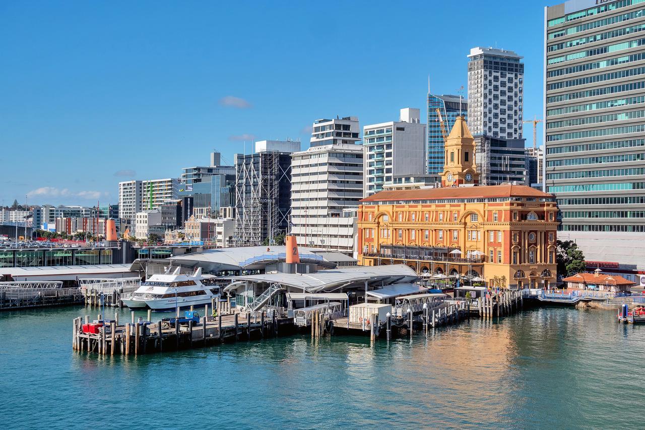 Stunning Harbour & City View Studio L Aircon & Wifi Apartment Auckland