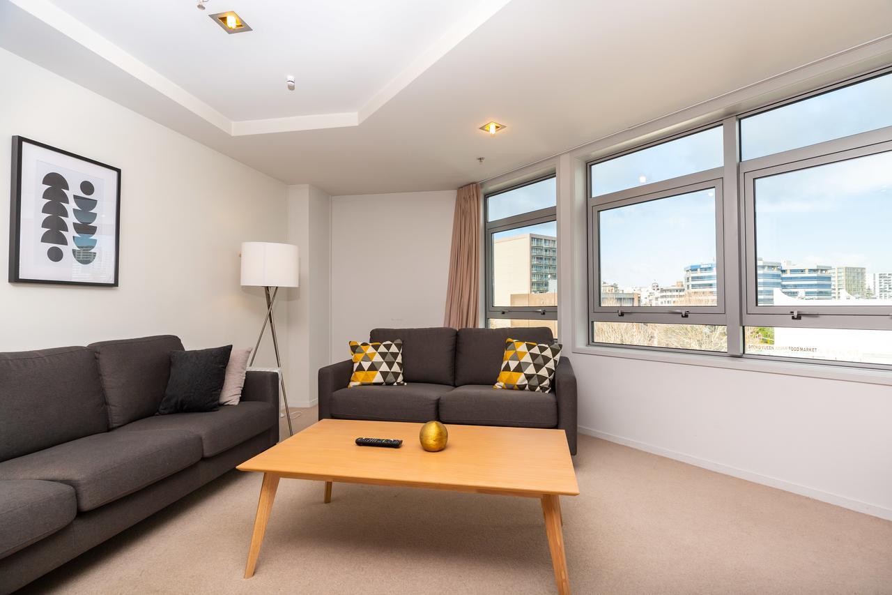 Wonderful Hobson Gardens Apartment