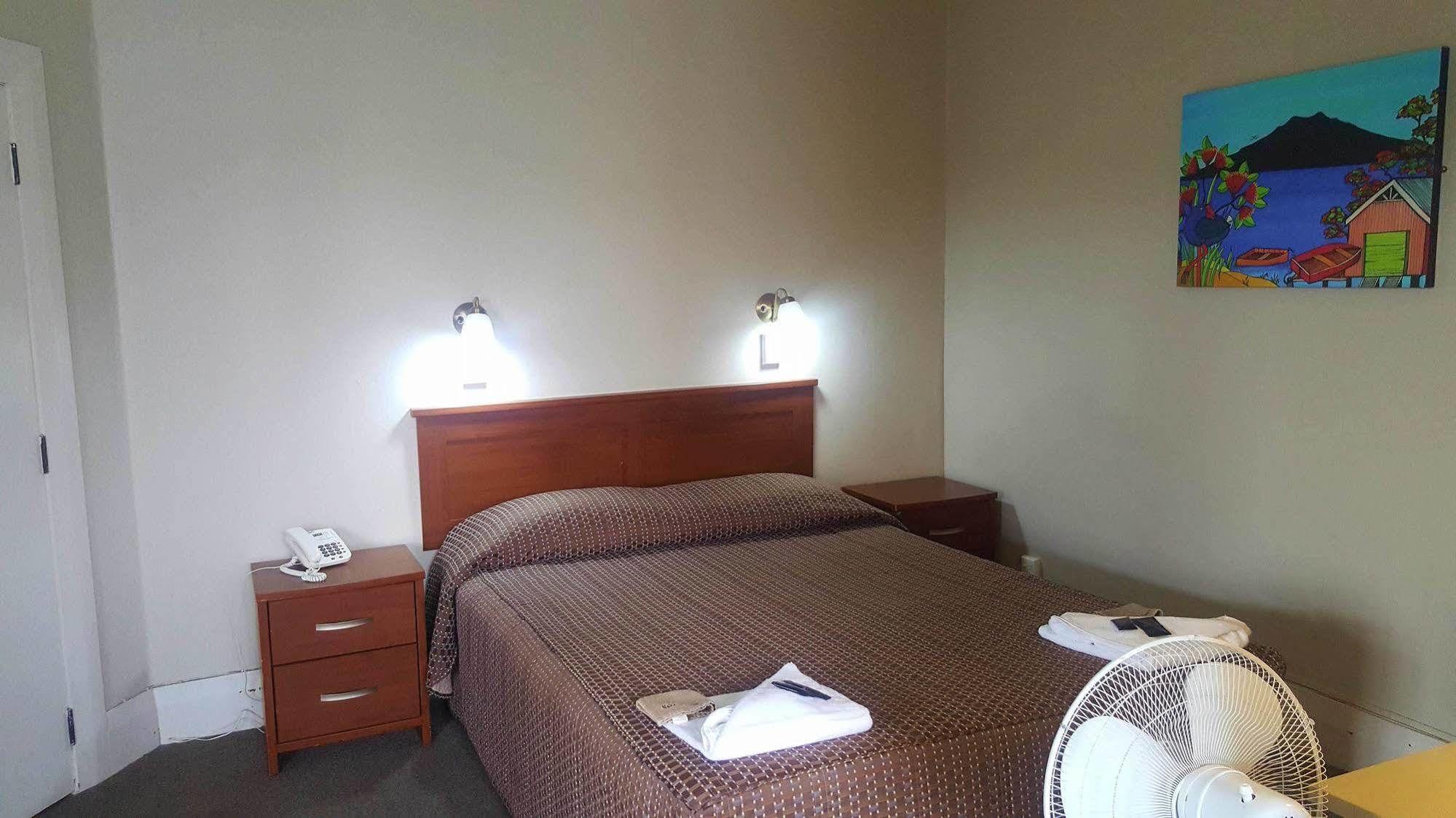 Hotel Kiwi International 2*