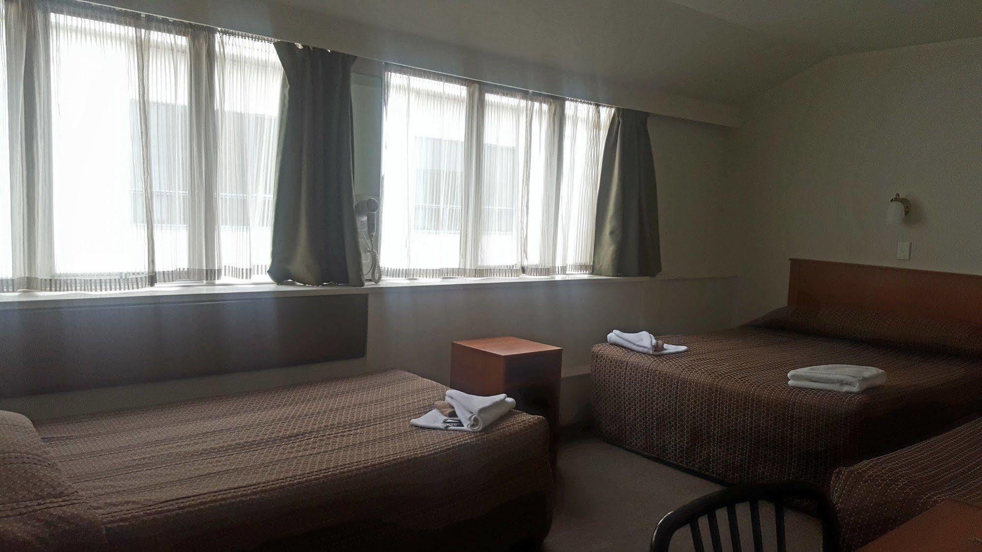 Kiwi International Hotel
