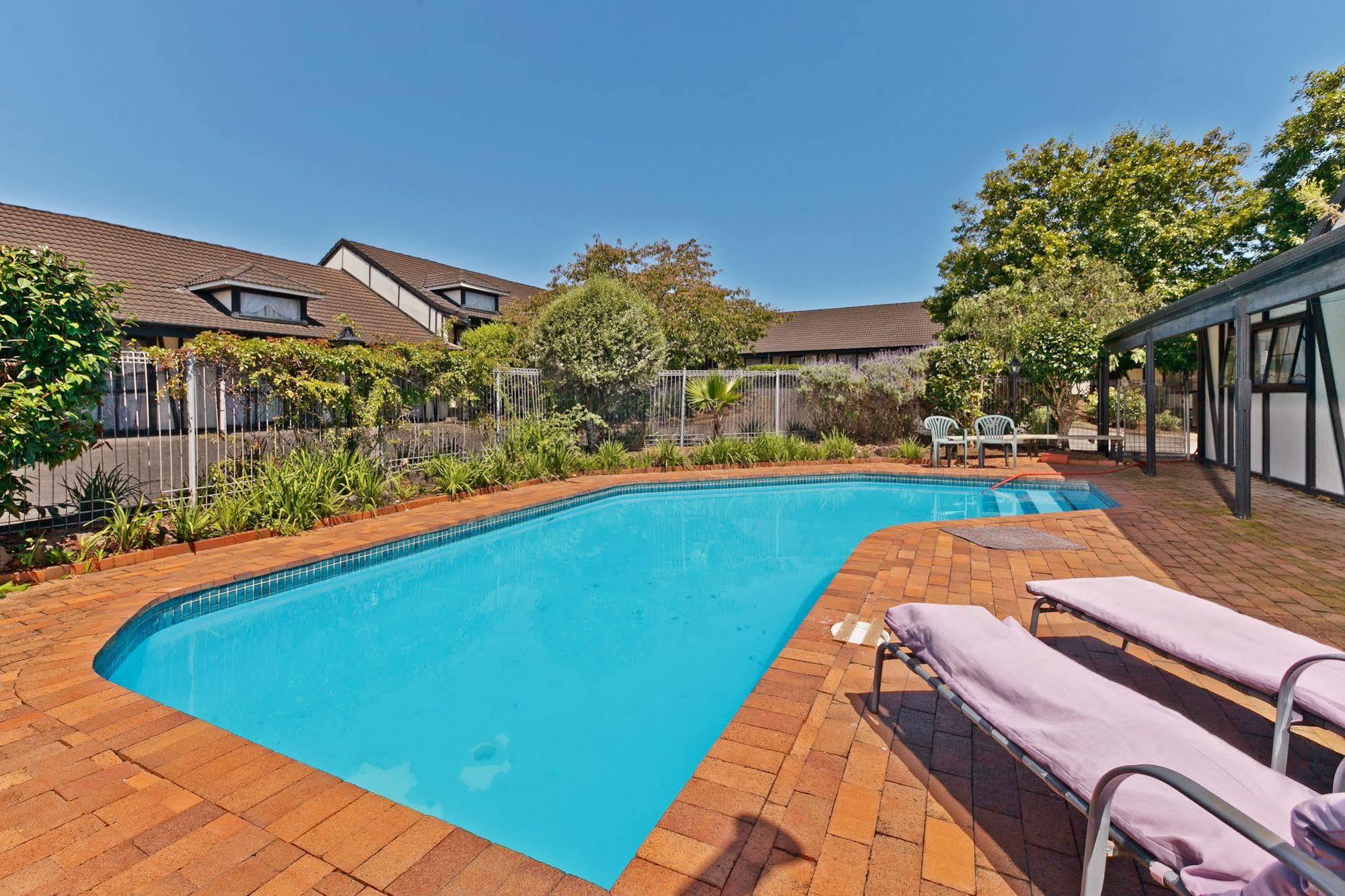 Oakwood Manor Motor Motel Auckland
