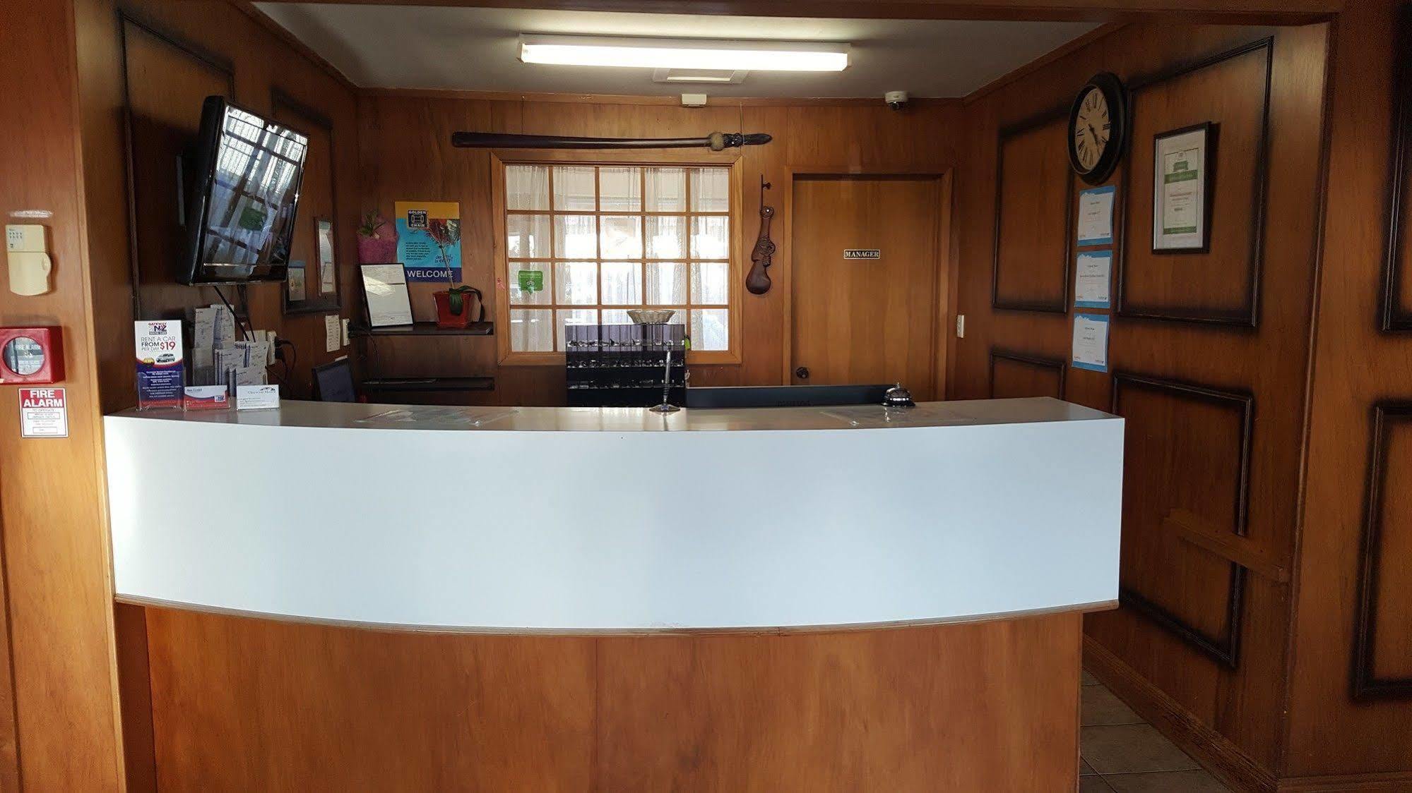 Oakwood Manor Motor Motel 3*
