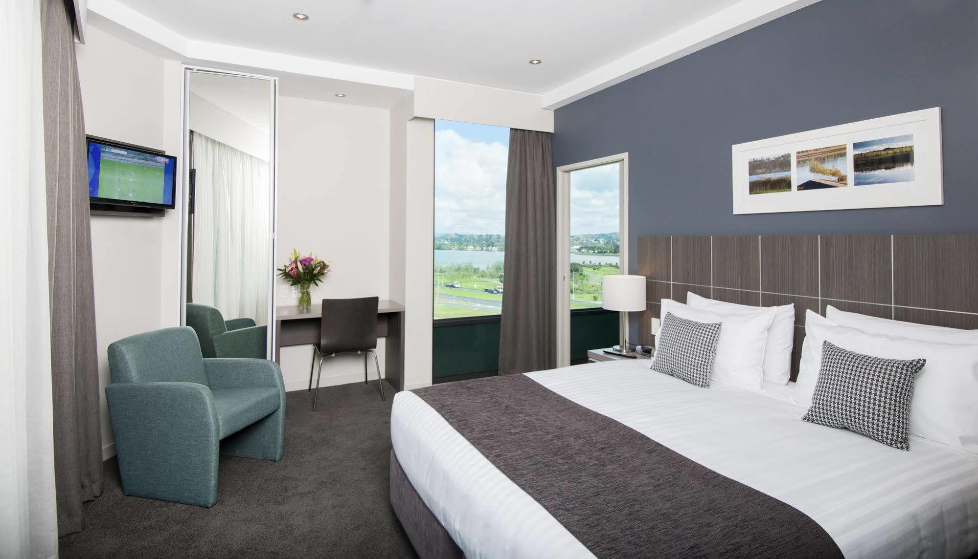 Quest Highbrook Aparthotel