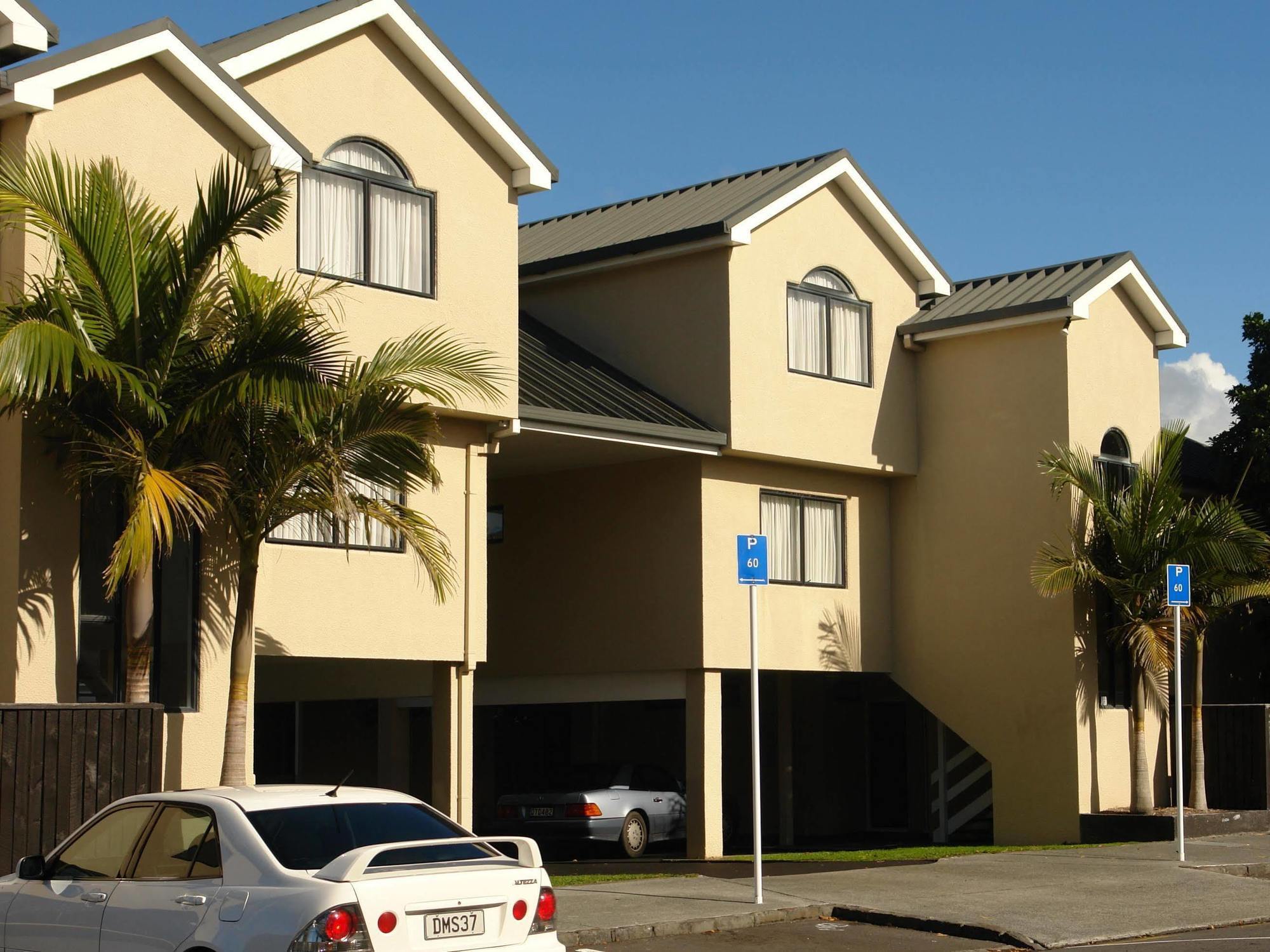 Motel Newmarket 4*