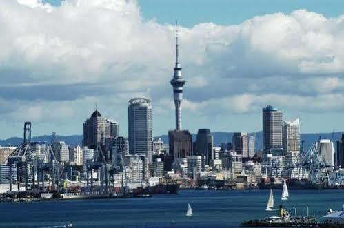 Silverfern Backpackers * Auckland