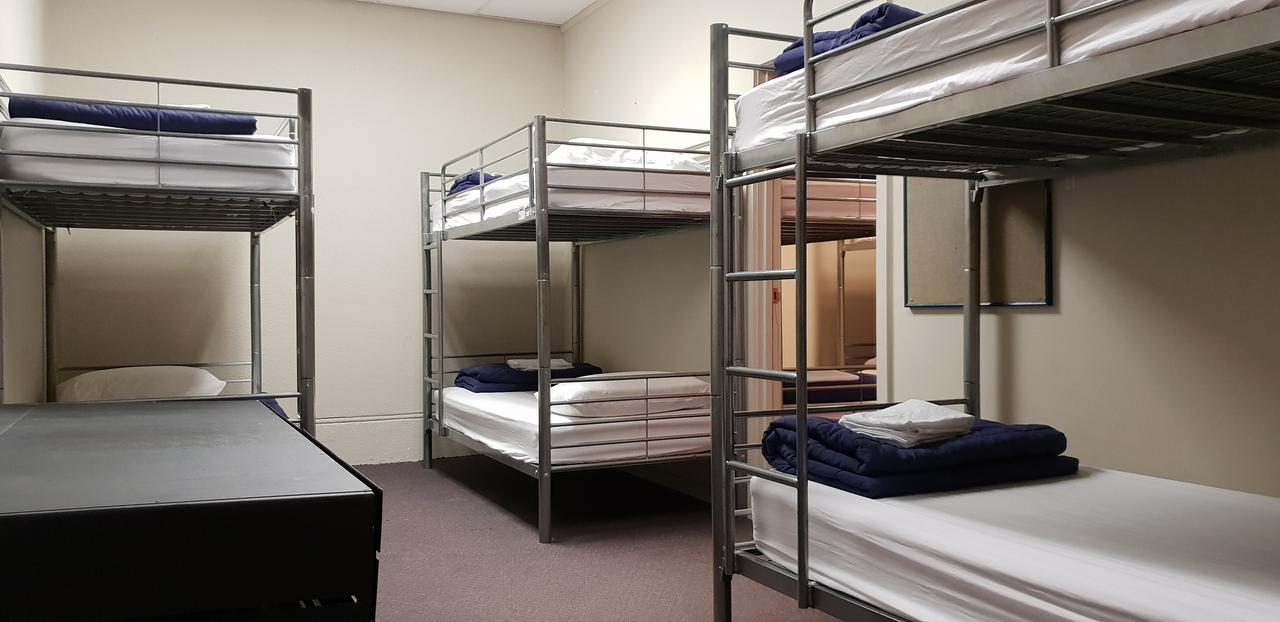 Hostel Base *