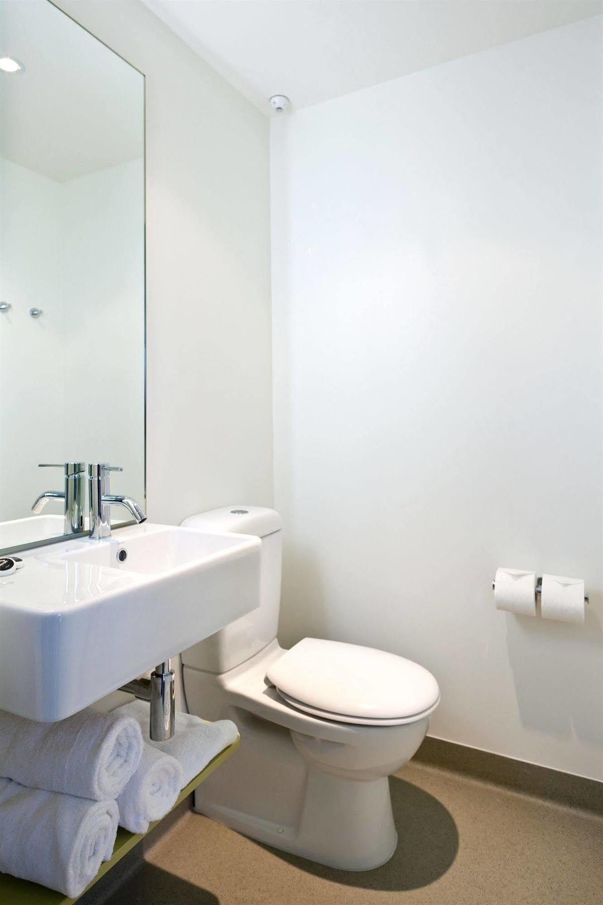 Ibis Budget Airport 3*