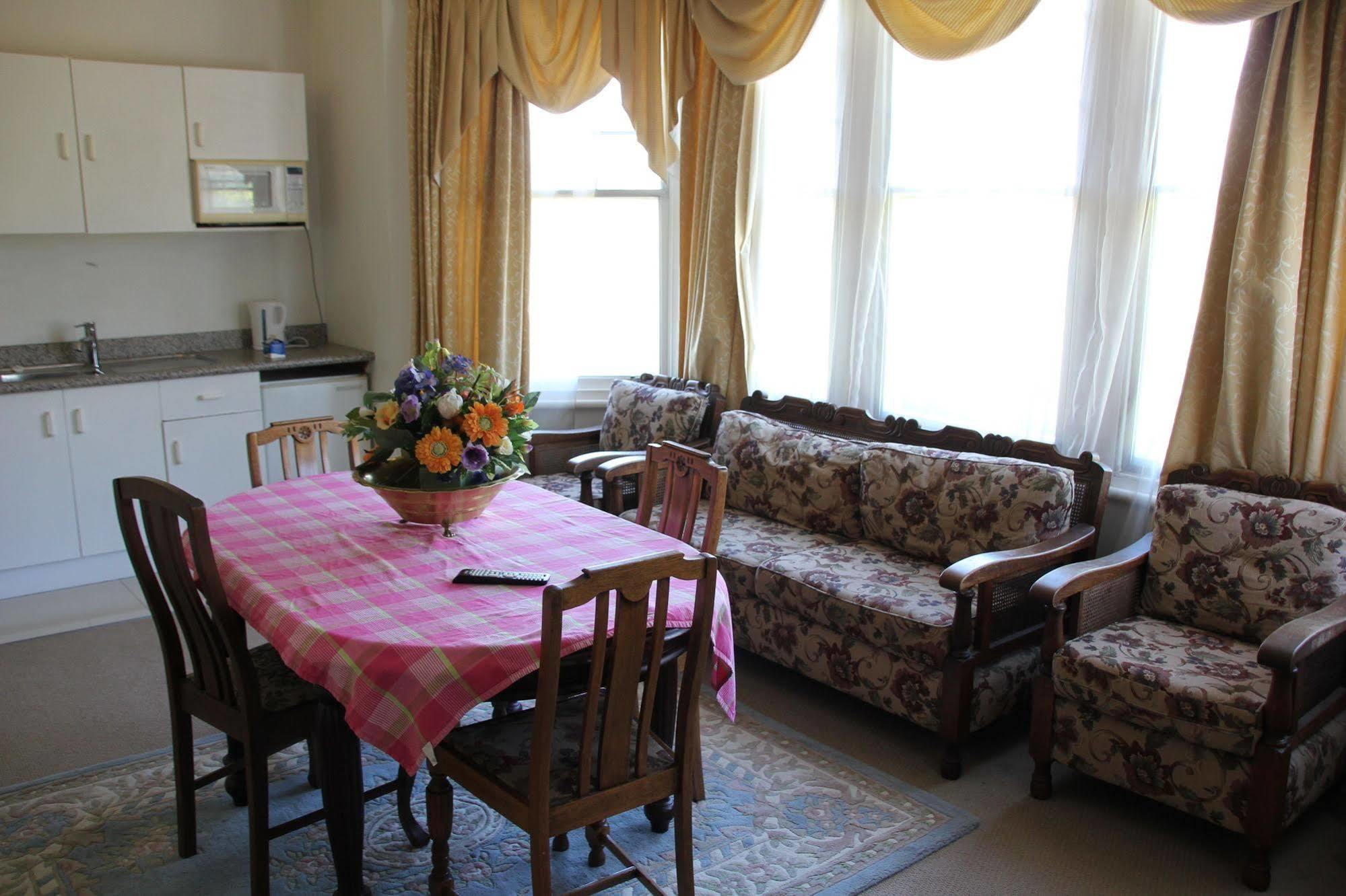 Hotel Parnell 3*